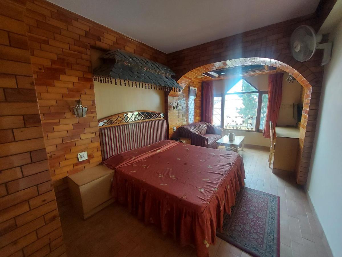 Brightland Hotel Шімла Екстер'єр фото