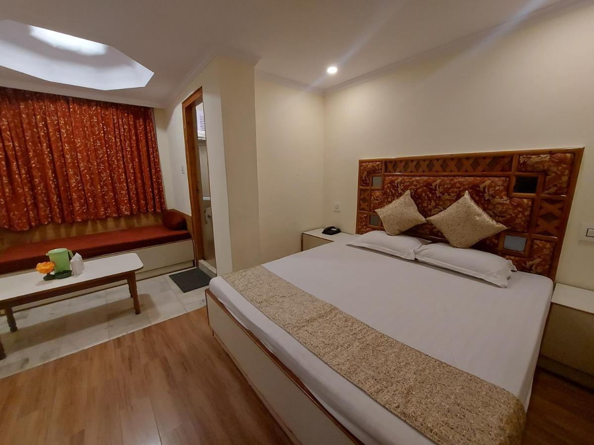 Brightland Hotel Шімла Екстер'єр фото