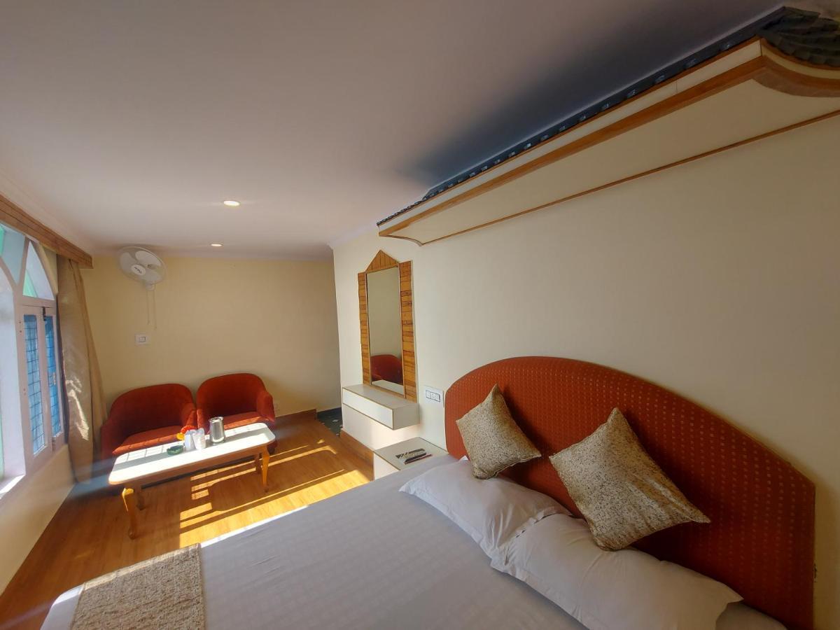 Brightland Hotel Шімла Екстер'єр фото